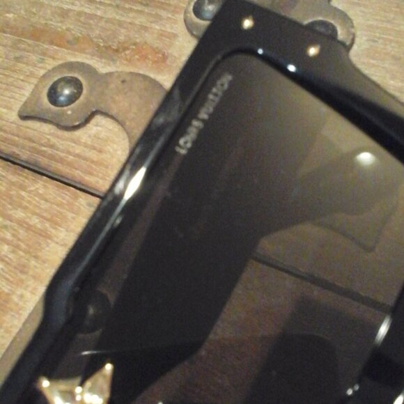 Louis Vuitton Cyclone Sunglasses - Picture 9 of 10